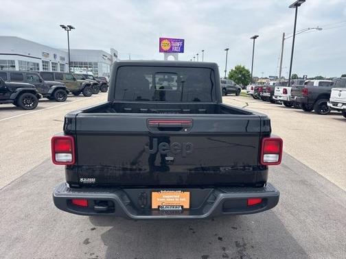 2023 Jeep Gladiator Sport