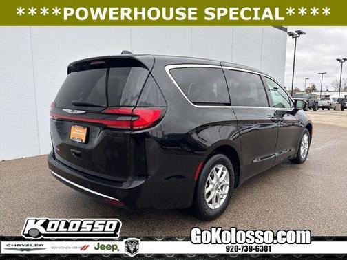 Diamond Black 2025 Chrysler Pacifica Select