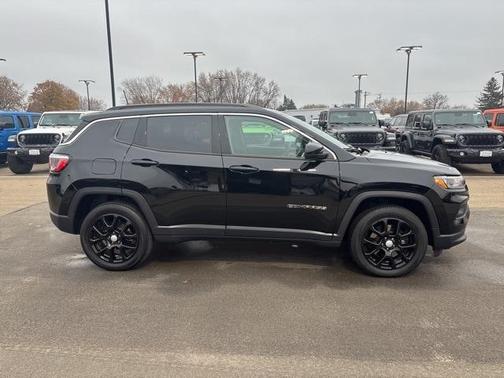 2024 Jeep Compass Latitude Lux