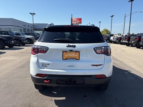 2023 Jeep Compass Trailhawk