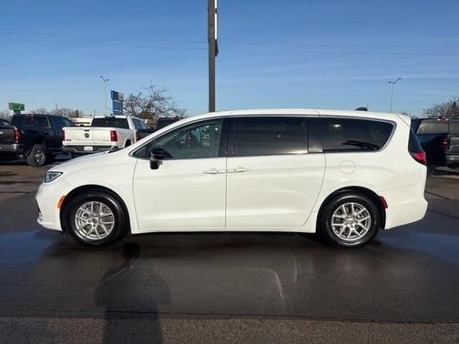 2024 Chrysler Pacifica Touring-L