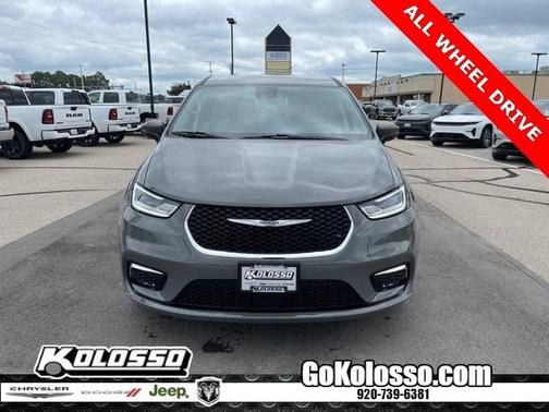 2023 Chrysler Pacifica Touring-L