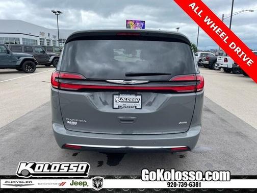 2023 Chrysler Pacifica Touring-L