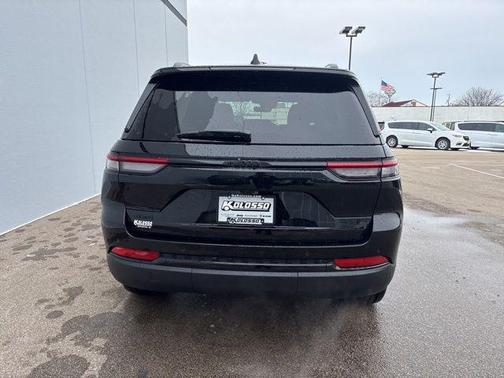 Diamond Black 2025 Jeep Grand Cherokee Laredo