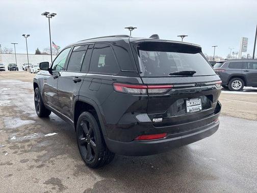 Diamond Black 2025 Jeep Grand Cherokee Laredo