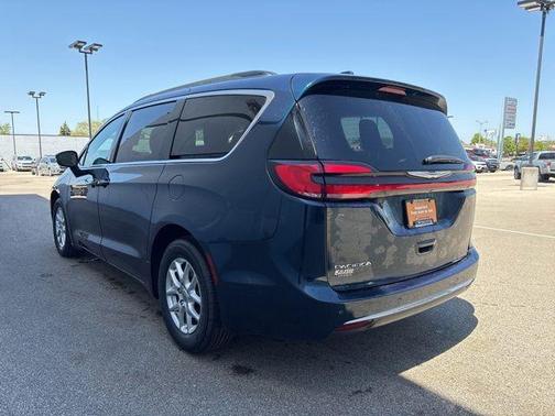 Fathom Blue Pearlcoat 2022 Chrysler Pacifica Touring-L