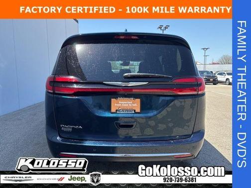 Fathom Blue Pearlcoat 2022 Chrysler Pacifica Touring-L