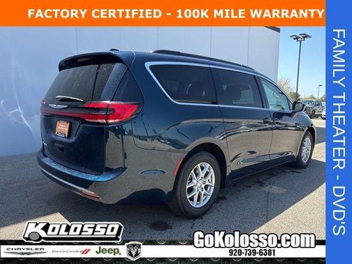 Fathom Blue Pearlcoat 2022 Chrysler Pacifica Touring-L