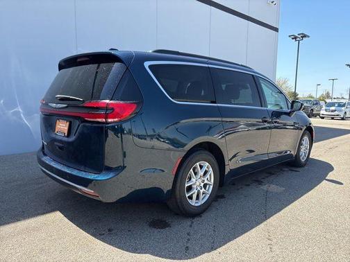 Fathom Blue Pearlcoat 2022 Chrysler Pacifica Touring-L