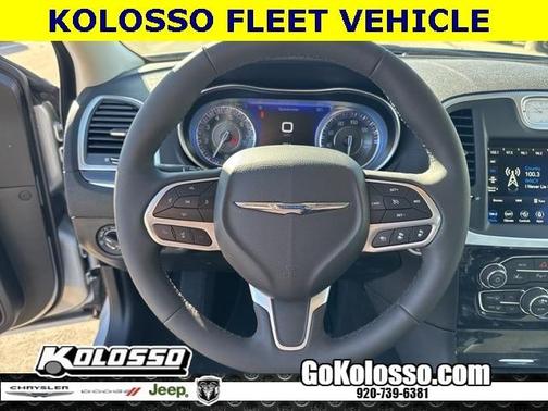 2023 Chrysler 300 Touring L