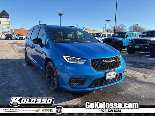 2026 Chrysler Pacifica Select