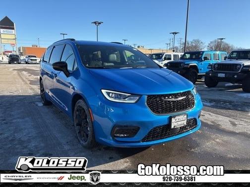 2026 Chrysler Pacifica Select