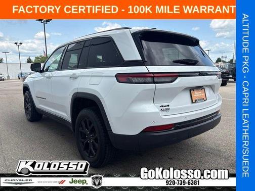 Bright White Clearcoat 2024 Jeep Grand Cherokee Laredo