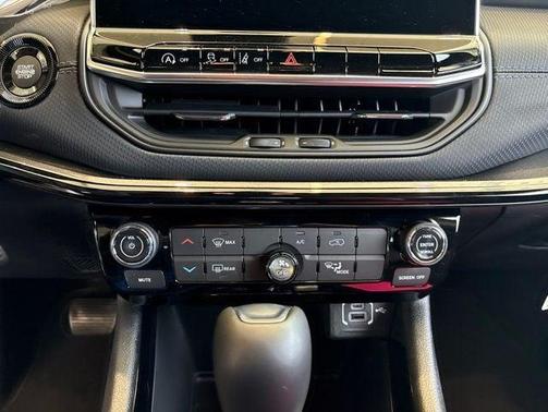 Bright White Clearcoat 2026 Jeep Compass Latitude