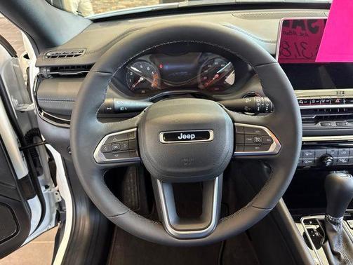 Bright White Clearcoat 2026 Jeep Compass Latitude