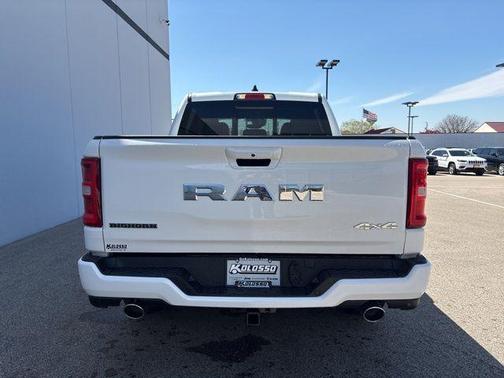 Bright White Clearcoat 2026 RAM 1500 Big Horn/Lone Star
