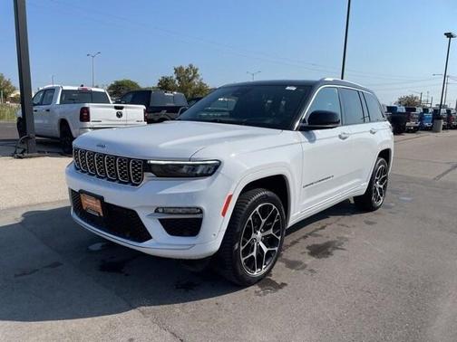 2022 Jeep Grand Cherokee Summit
