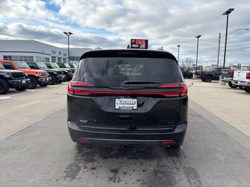 2026 Chrysler Pacifica Limited