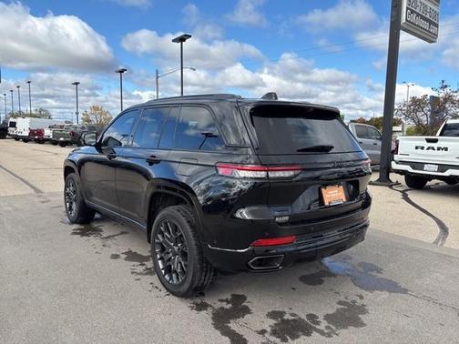 2025 Jeep Grand Cherokee Summit
