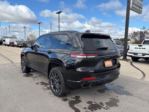 2025 Jeep Grand Cherokee Summit