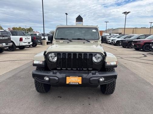2022 Jeep Gladiator Sport