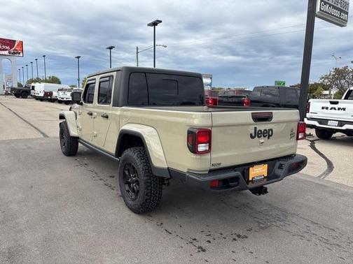 2022 Jeep Gladiator Sport