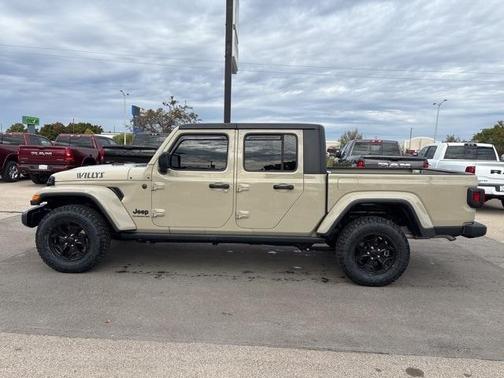 2022 Jeep Gladiator Sport
