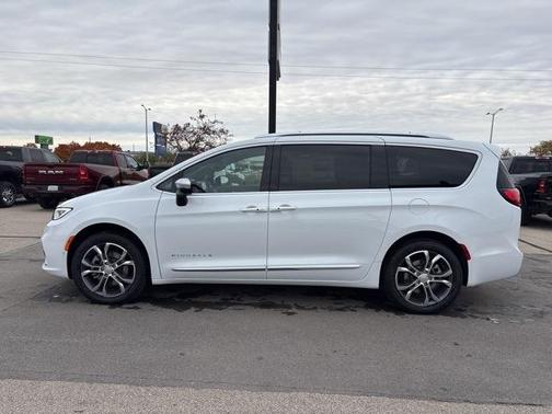2026 Chrysler Pacifica Pinnacle
