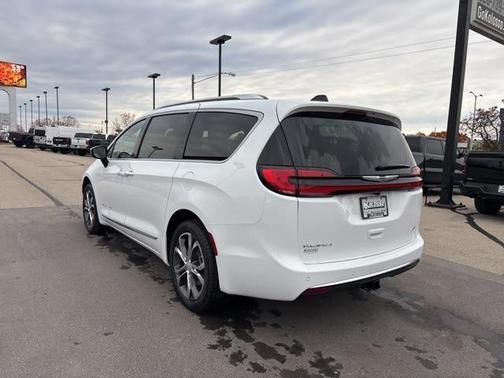 2026 Chrysler Pacifica Pinnacle