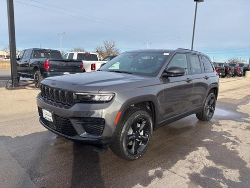 2025 Jeep Grand Cherokee Laredo