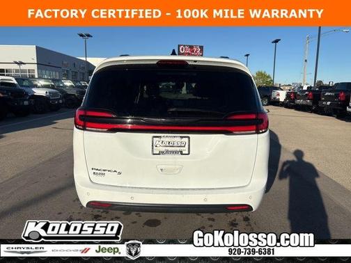 2023 Chrysler Pacifica Touring-L