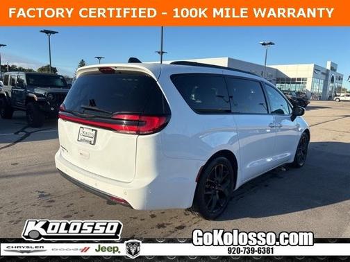 2023 Chrysler Pacifica Touring-L