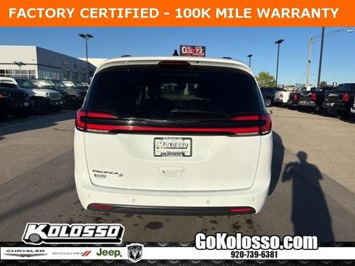 2023 Chrysler Pacifica Touring-L