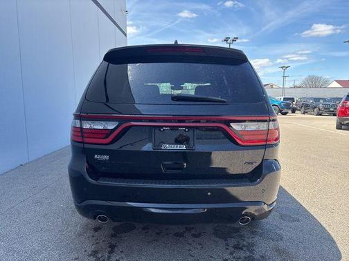 DB Black Crystal Clearcoat 2026 Dodge Durango GT HEMI V8