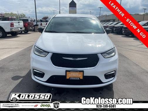 2024 Chrysler Pacifica Touring-L