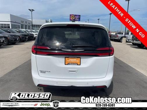 2024 Chrysler Pacifica Touring-L