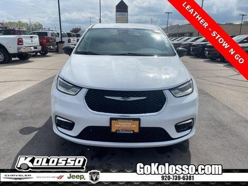 2024 Chrysler Pacifica Touring-L