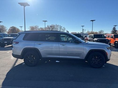 2024 Jeep Grand Cherokee L Laredo