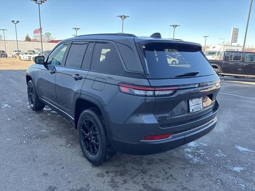 2026 Jeep Grand Cherokee Laredo