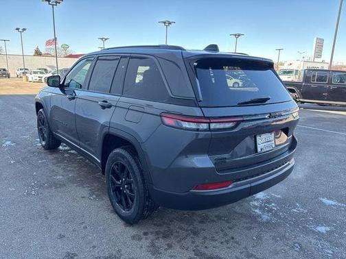 2026 Jeep Grand Cherokee Laredo