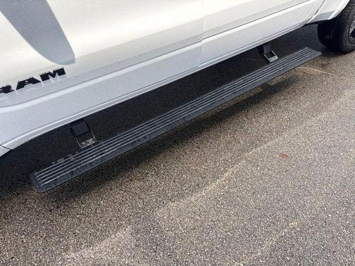 Bright White Clearcoat 2026 RAM 1500 Laramie