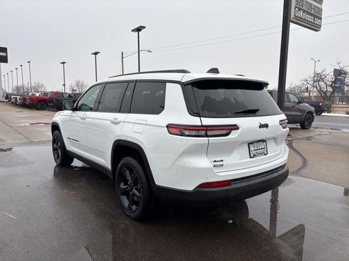 Bright White Clearcoat 2025 Jeep Grand Cherokee L Laredo