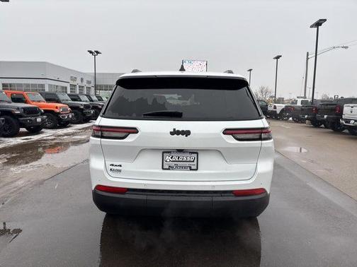 Bright White Clearcoat 2025 Jeep Grand Cherokee L Laredo