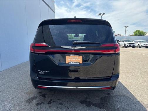 Diamond Black 2024 Chrysler Pacifica Touring-L
