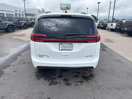2025 Chrysler Pacifica Limited