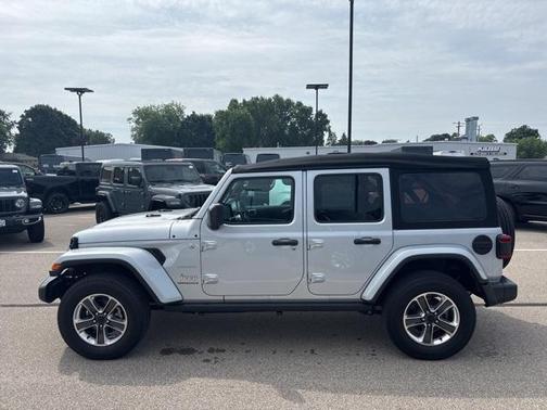 2024 Jeep Wrangler Sahara