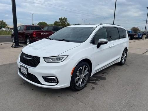 2026 Chrysler Pacifica Pinnacle