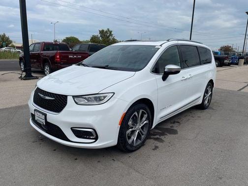 2026 Chrysler Pacifica Pinnacle