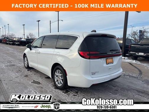 2023 Chrysler Pacifica Touring-L