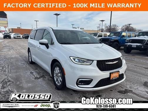 2023 Chrysler Pacifica Touring-L